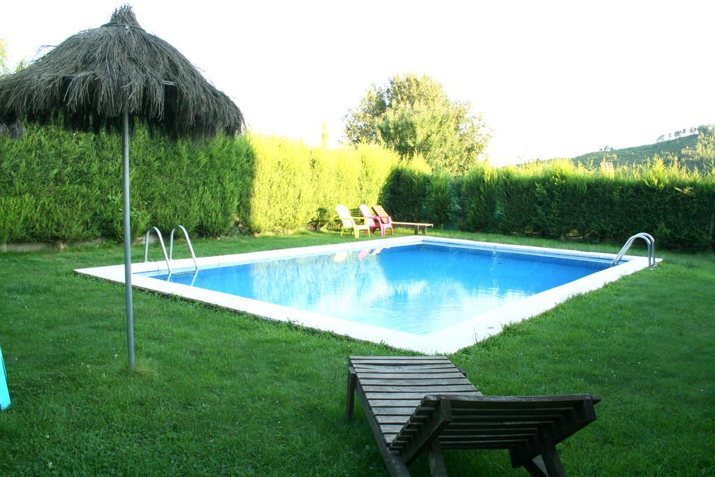 Alojamiento En Entorno Rural Los Trobos Villar de Otero Kültér fotó