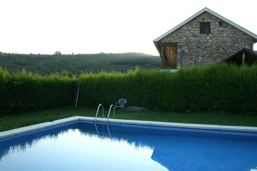 Alojamiento En Entorno Rural Los Trobos Villar de Otero Kültér fotó