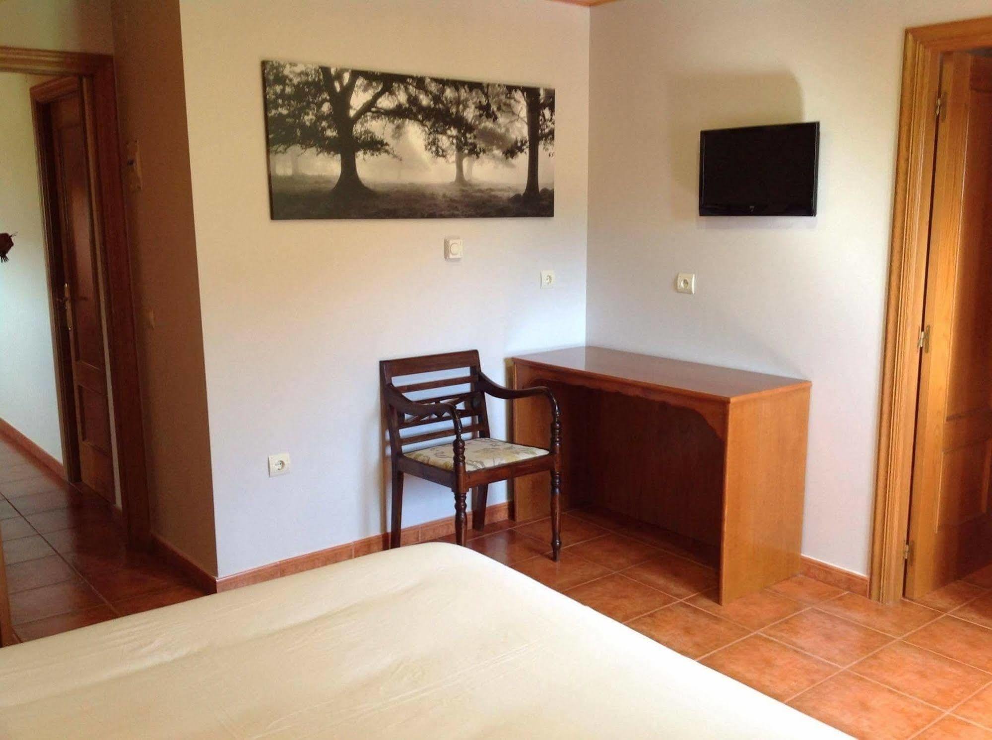 Alojamiento En Entorno Rural Los Trobos Villar de Otero Kültér fotó