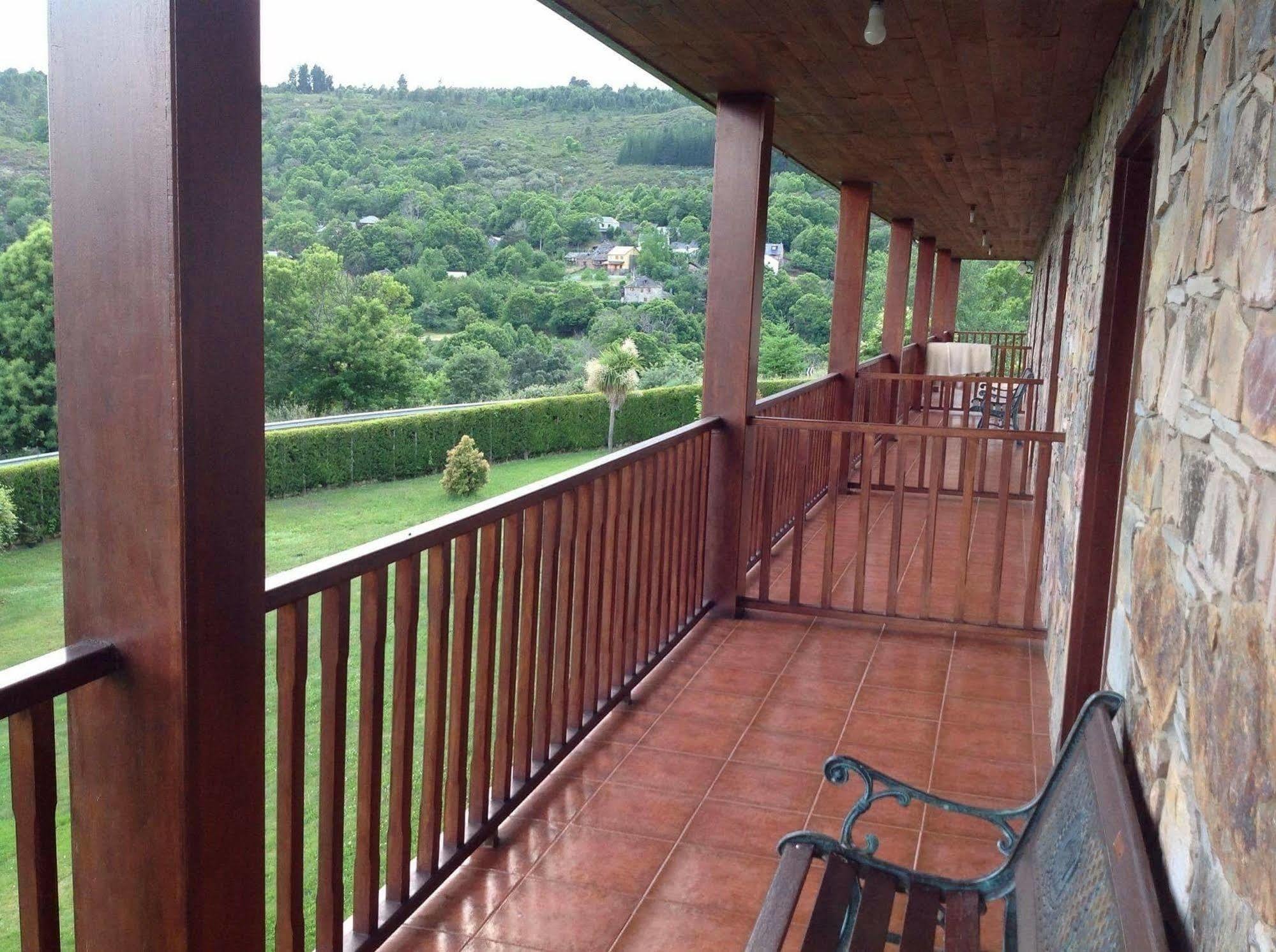 Alojamiento En Entorno Rural Los Trobos Villar de Otero Kültér fotó